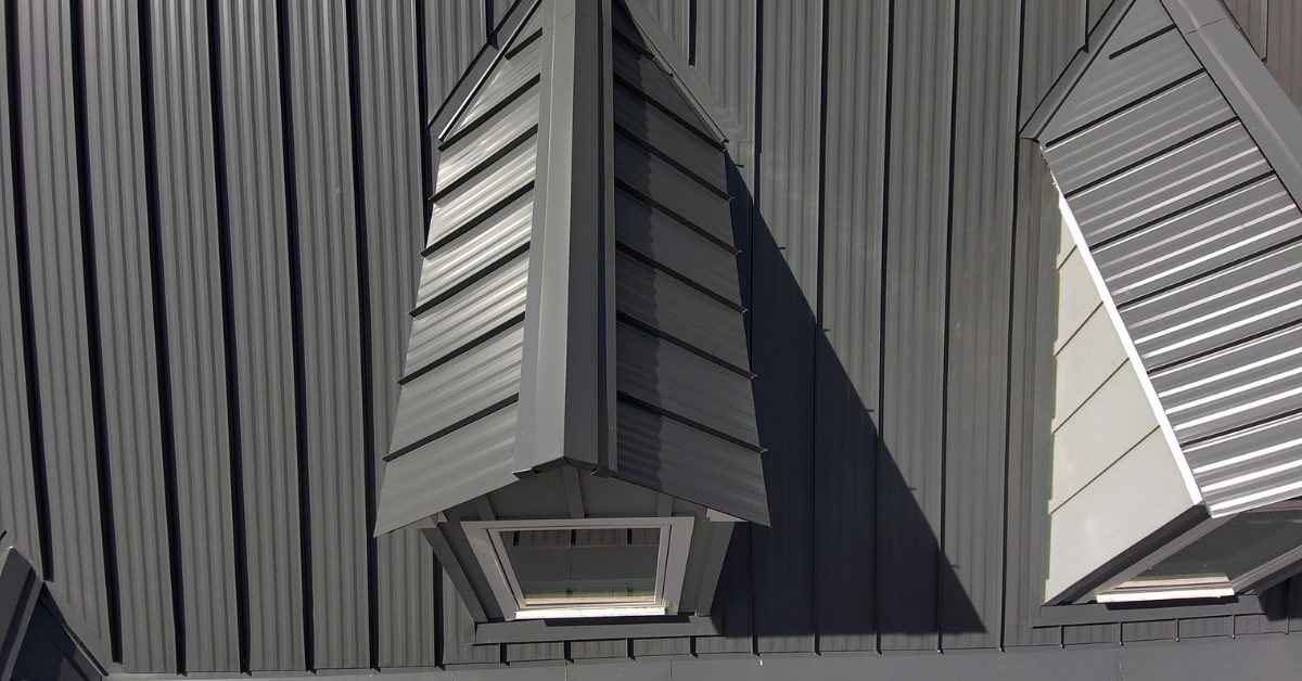 Metal Roof and Solar Panels Sandstone Lakes: A Great Pairing